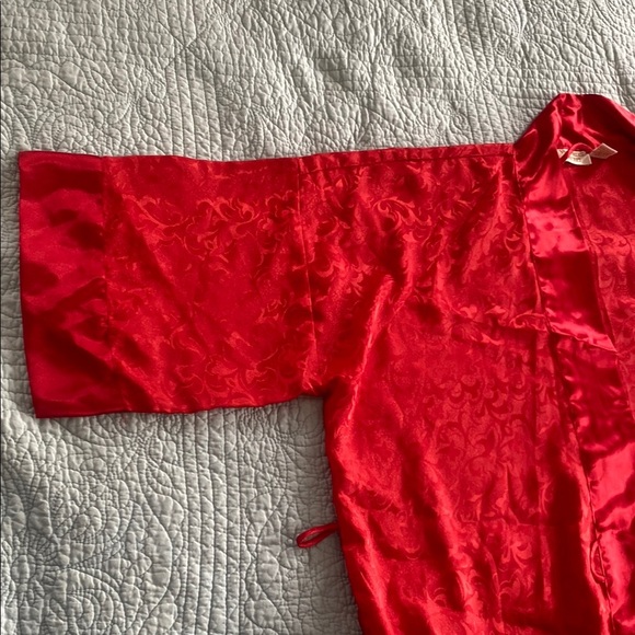 Victoria's Secret Red Satin Robe - VINTAGE - Picture 3 of 9